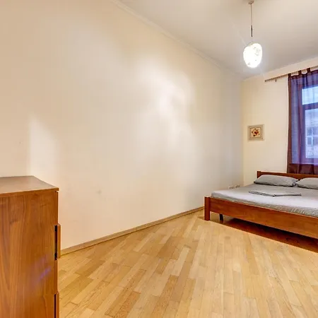 Apartment 3-кімнатні, метро палац спорту *